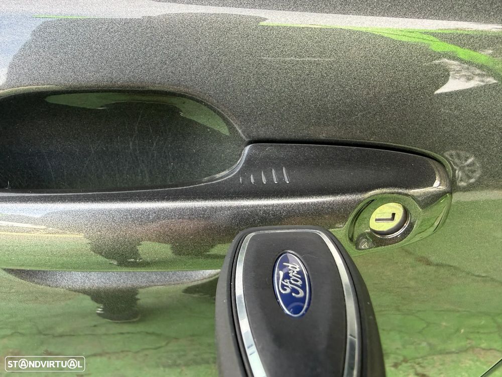 Ford Focus 1.5 TDCi EcoBlue ST-Line - 45