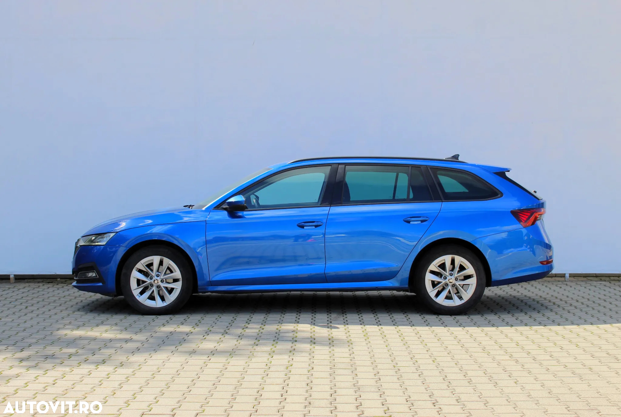 Skoda Octavia Combi 2.0 TDI DSG Style - 2
