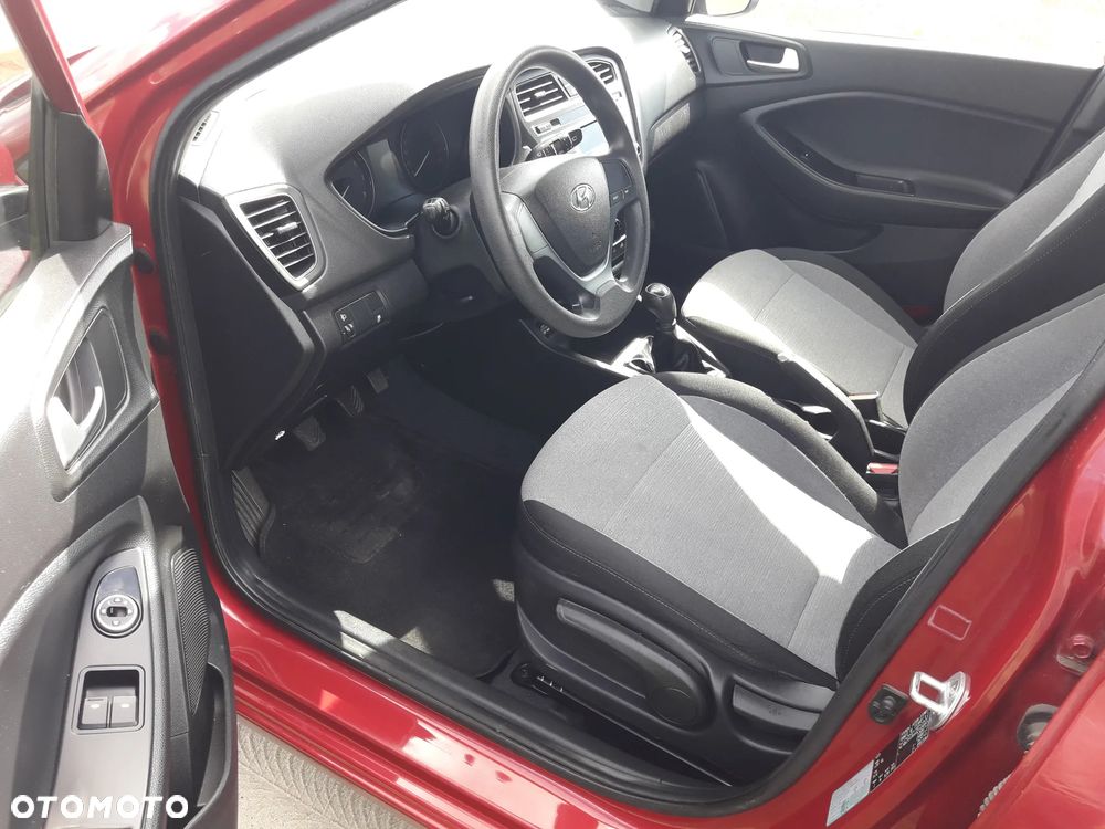 Hyundai i20 - 11
