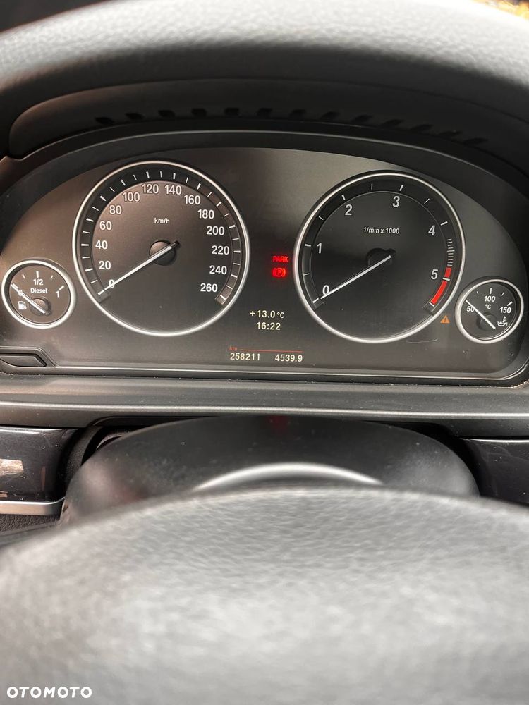 BMW Seria 5 520d - 8