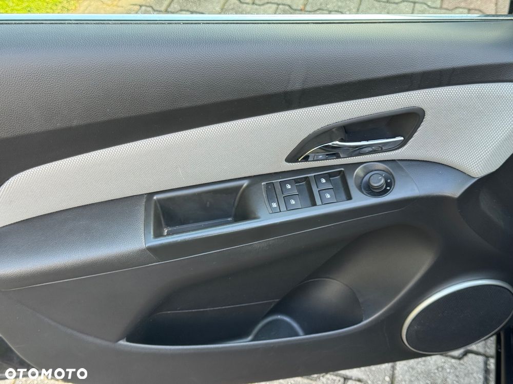 Chevrolet Cruze 1.8 LT+ - 33