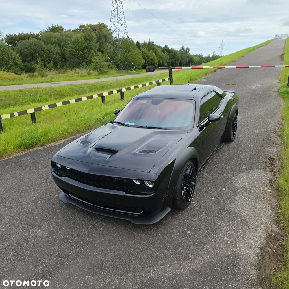 Dodge Challenger - 11