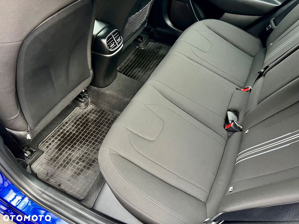 Hyundai Elantra 1.6 Executive - 16