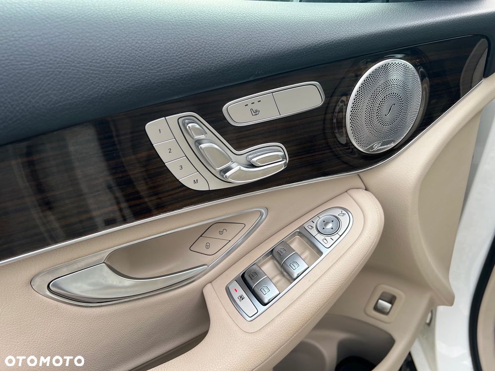 Mercedes-Benz GLC 300 Coupe 4Matic 9G-TRONIC - 17
