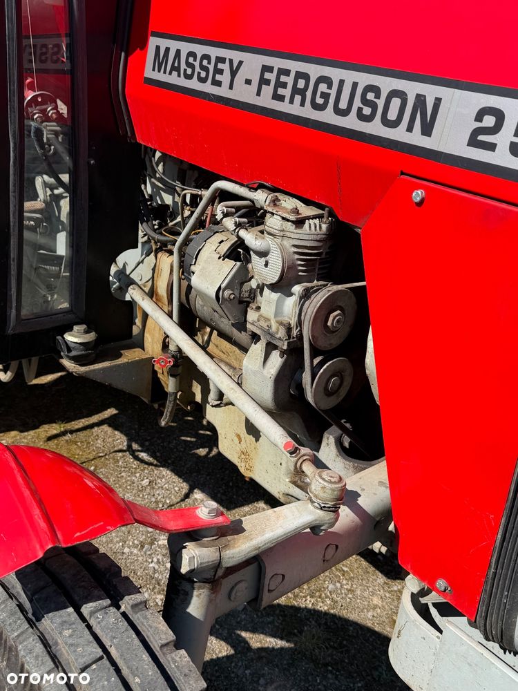 Massey Ferguson 255 - 10