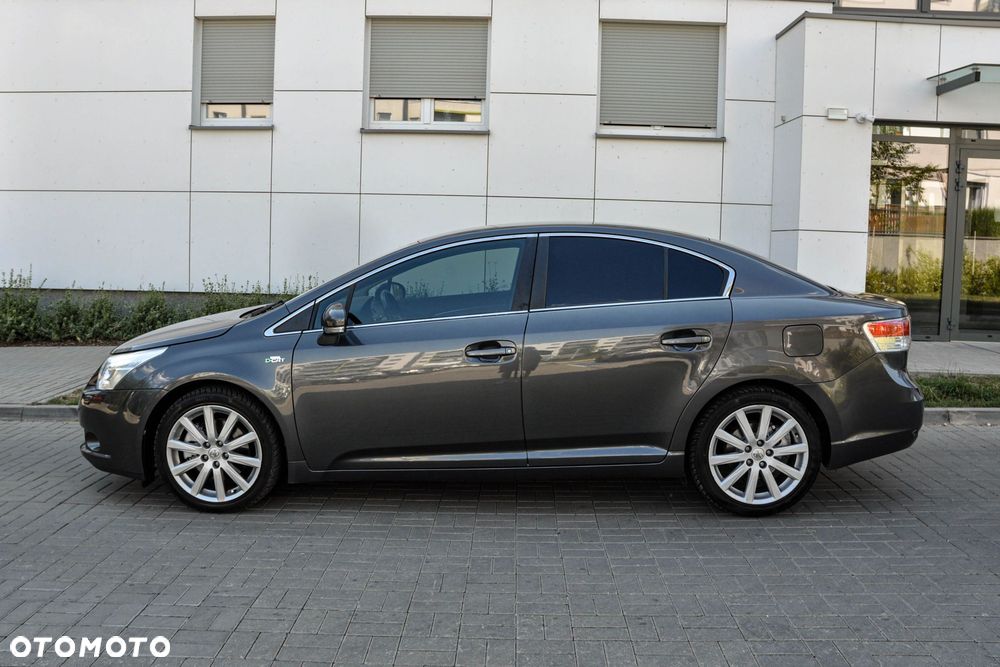 Toyota Avensis - 2