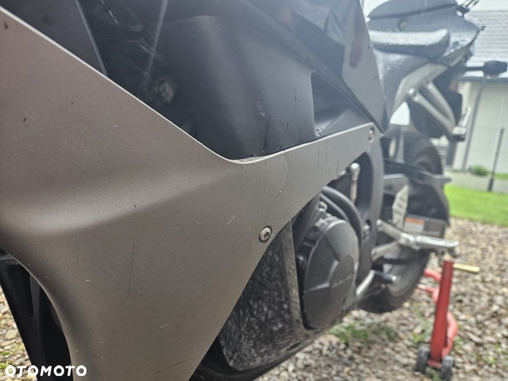 Honda CBR - 3
