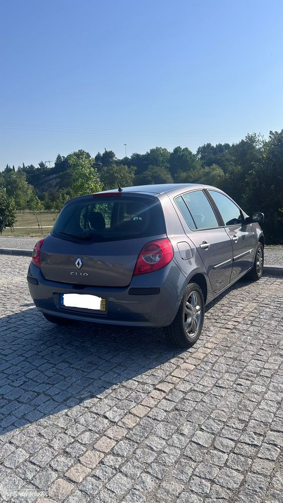 Renault Clio 1.6 16V ESP Edition Dynamique - 3