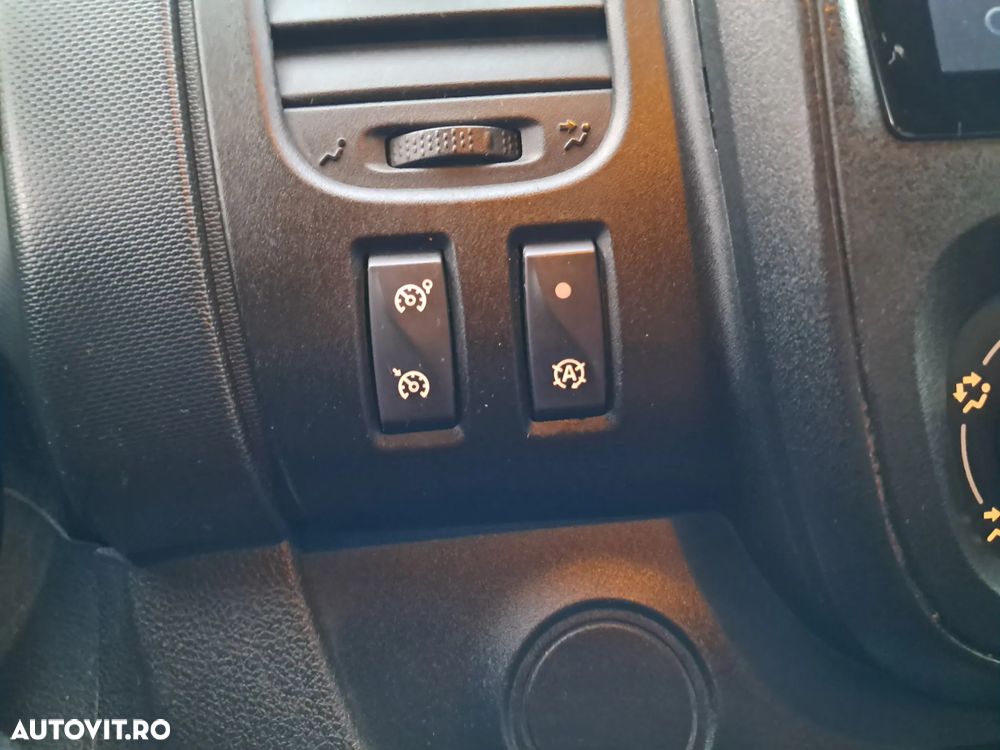 Renault TRAFIC - 19