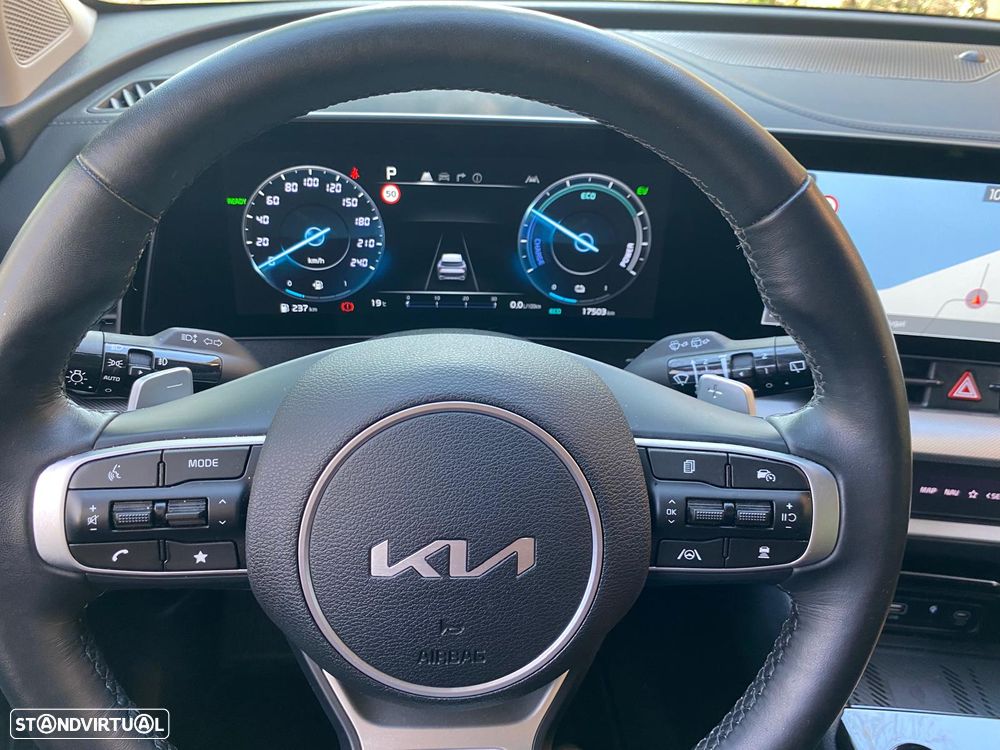 Kia Sportage 1.6 T-GDi HEV Tech - 24