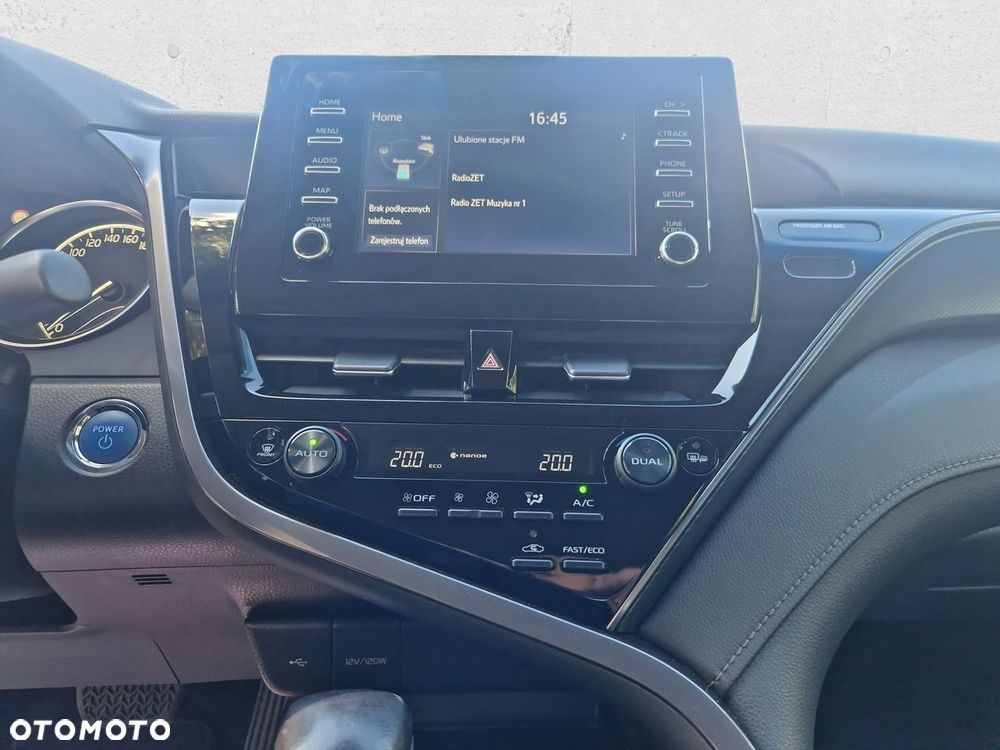 Toyota Camry - 19