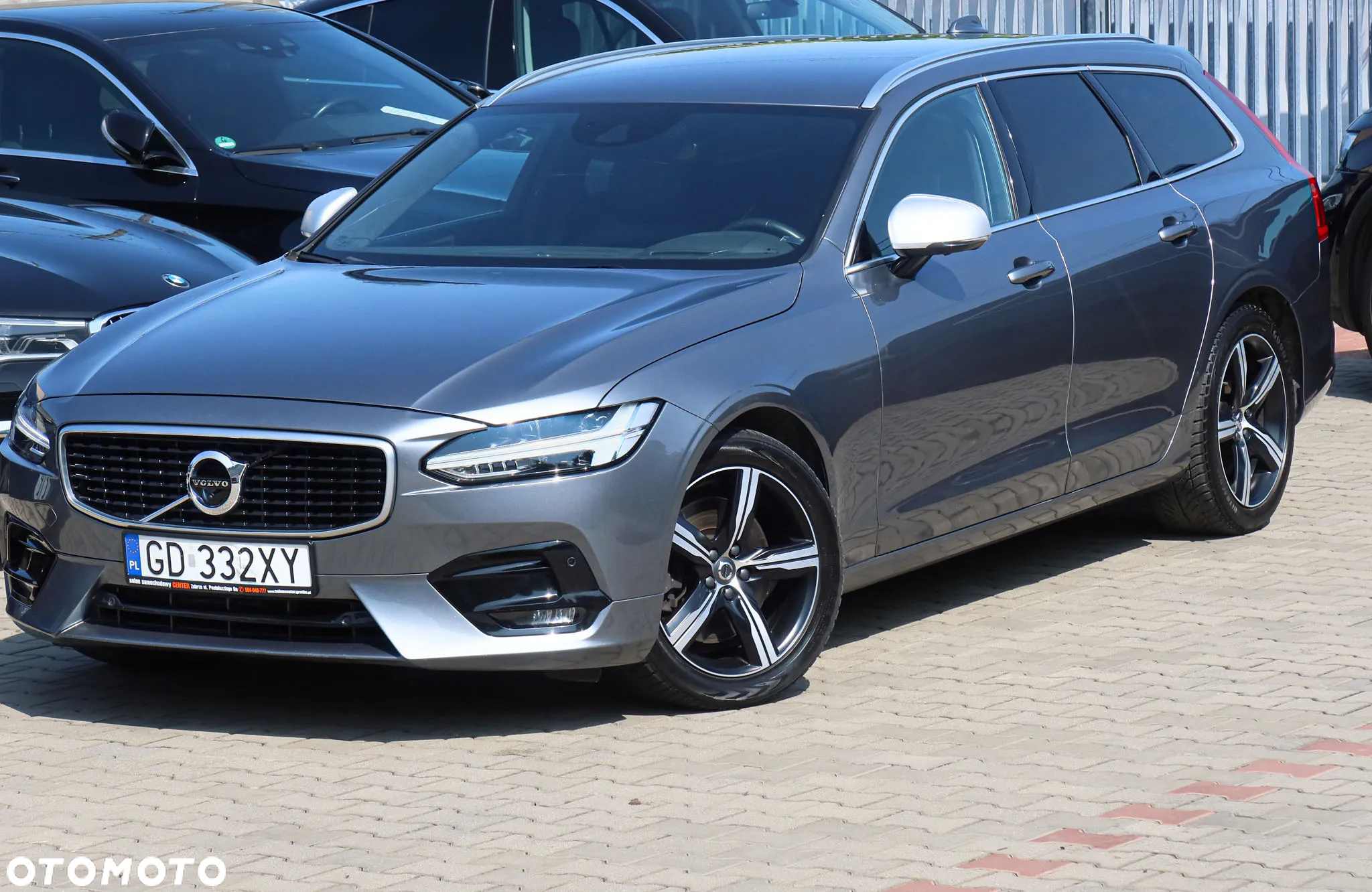 Volvo V90 D5 AWD R-Design - 30