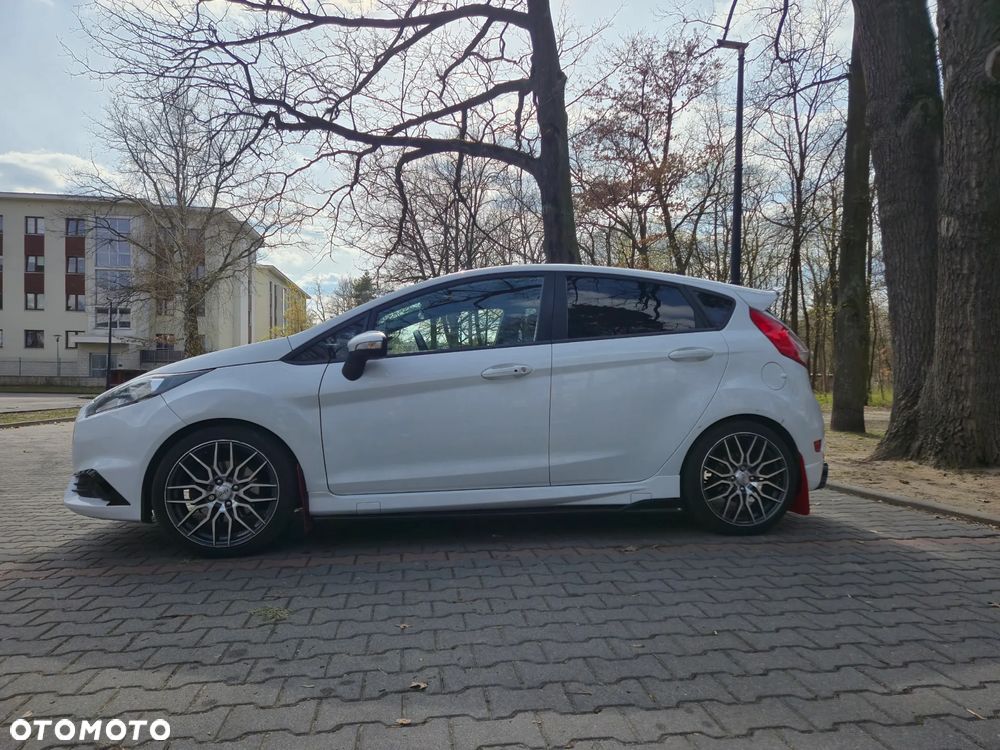 Ford Fiesta 1.6 EcoBoost ST - 5