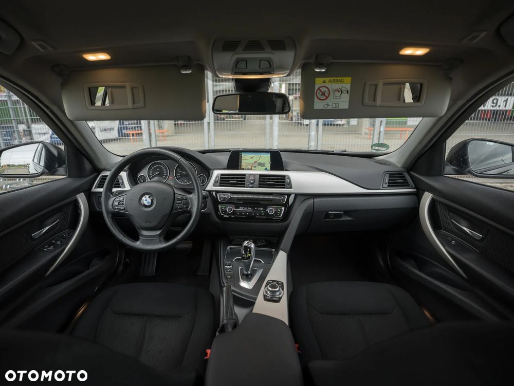 BMW Seria 3 320d Advantage - 29