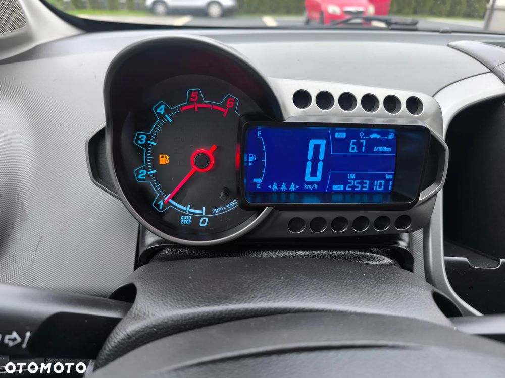 Chevrolet Aveo 1.3 LTZ - 14
