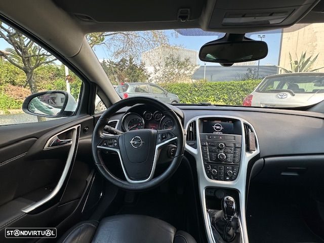 Opel Astra GTC - 12