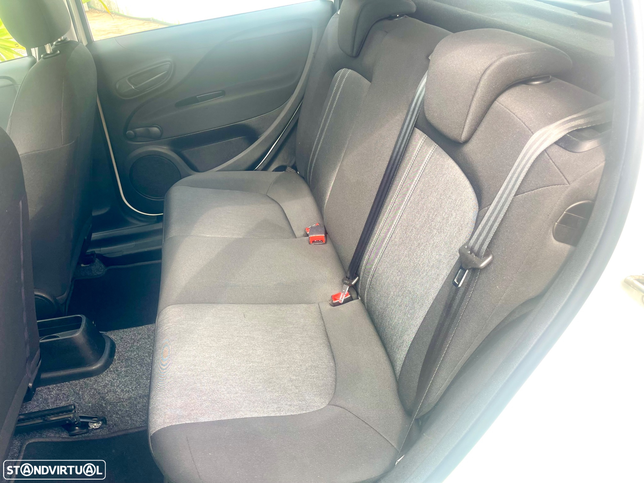 Fiat Punto 1.3 M-Jet Lounge S&S - 8
