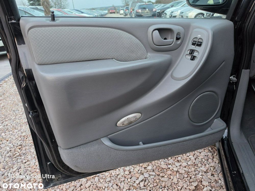Chrysler Voyager - 30