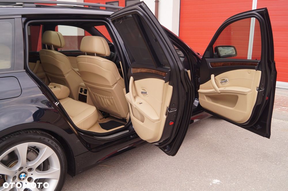 BMW Seria 5 525d Edition Sport - 15