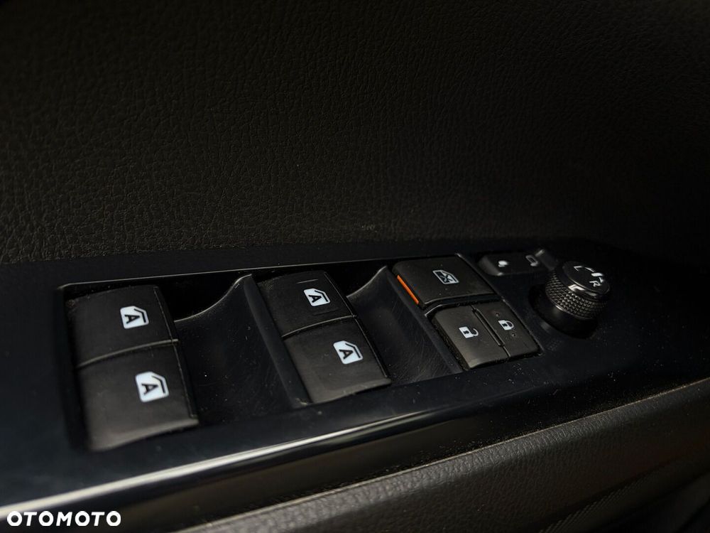 Toyota Camry 2.5 Hybrid Comfort CVT - 33