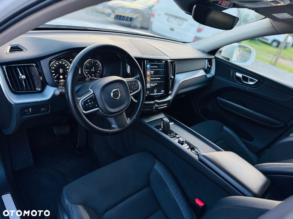 Volvo XC 60 B4 D AWD Geartronic Momentum Pro - 6