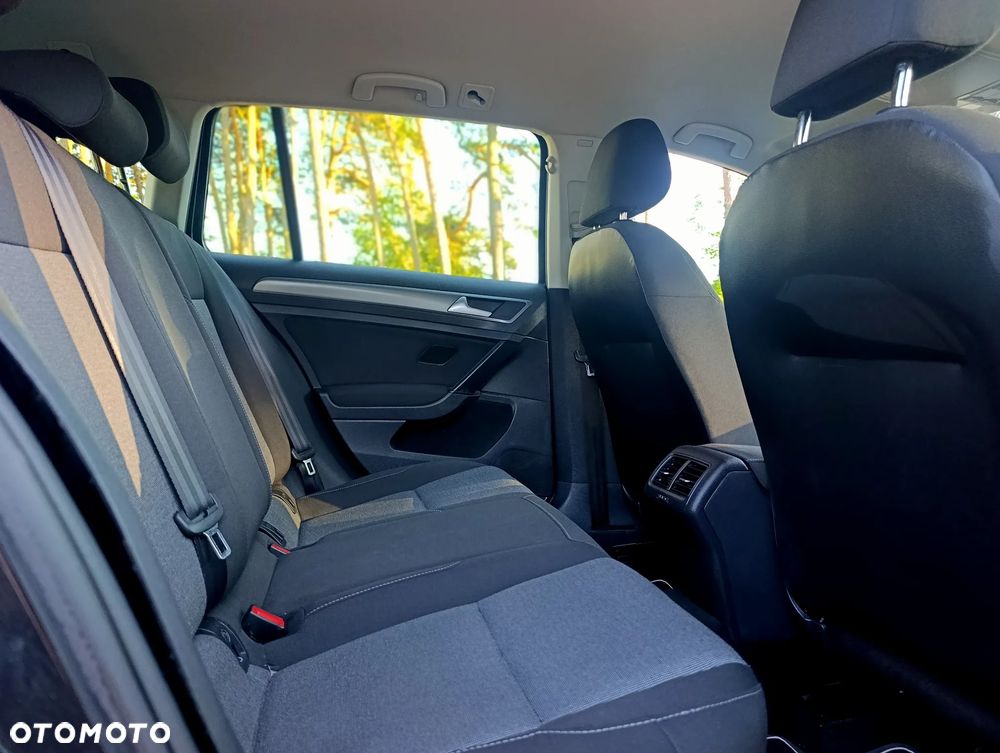 Volkswagen Golf 1.6 TDI BlueMotion Technology Comfortline - 16