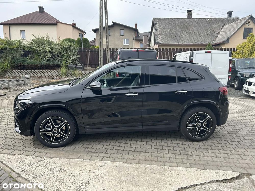 Mercedes-Benz GLA - 18
