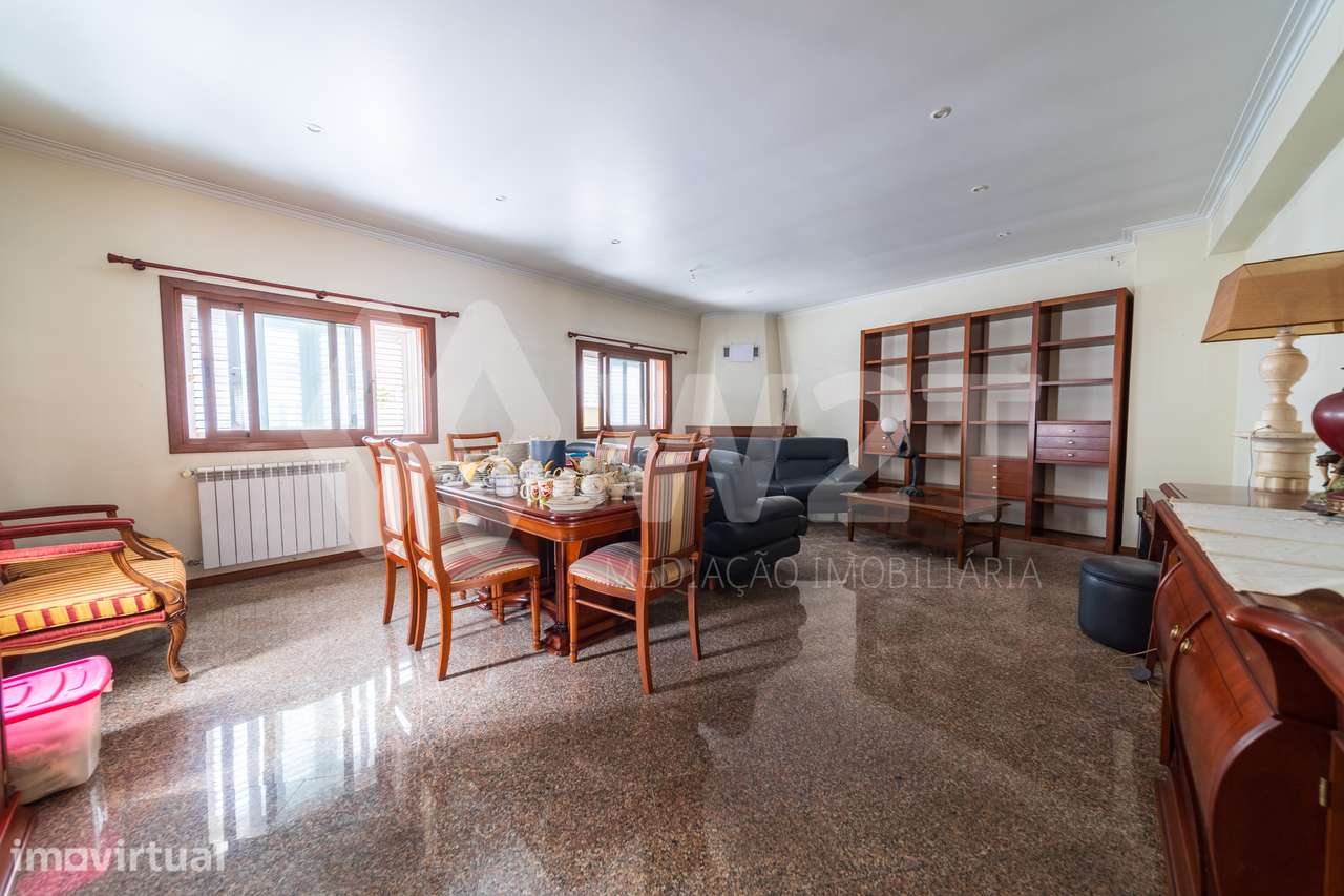 Moradia Independente T3 com Garagem, Terraço e Amplo Sótão - Grande imagem: 4/25