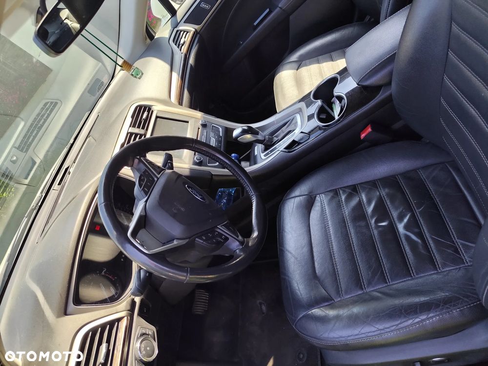 Ford Fusion - 7