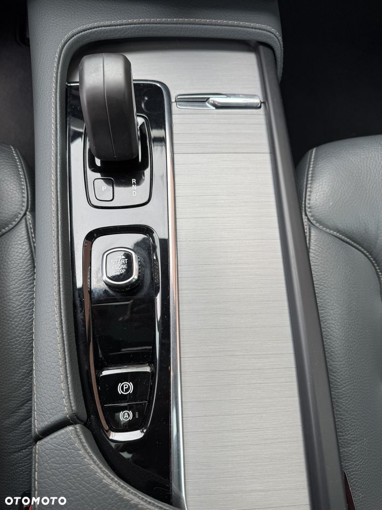 Volvo XC 90 T8 AWD Recharge Geartronic Inscription Edition - 24