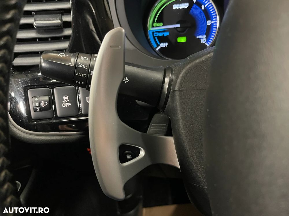 Mitsubishi Outlander 2.4 4WD Plug-In Hybrid - 20