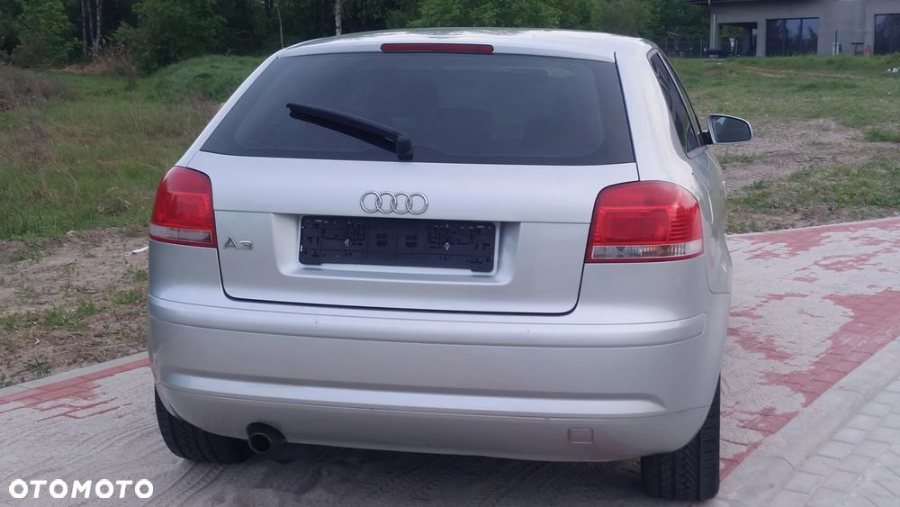 Audi A3 ver-1-6-fsi-attraction - 16