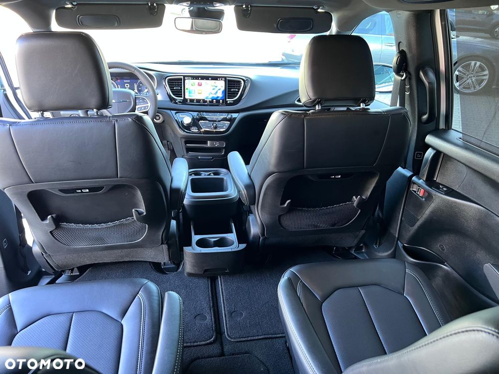 Chrysler Pacifica - 12