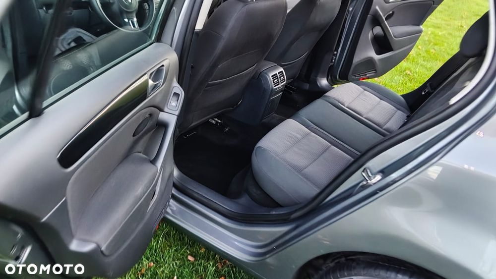 Volkswagen Golf 1.6 Comfortline - 25