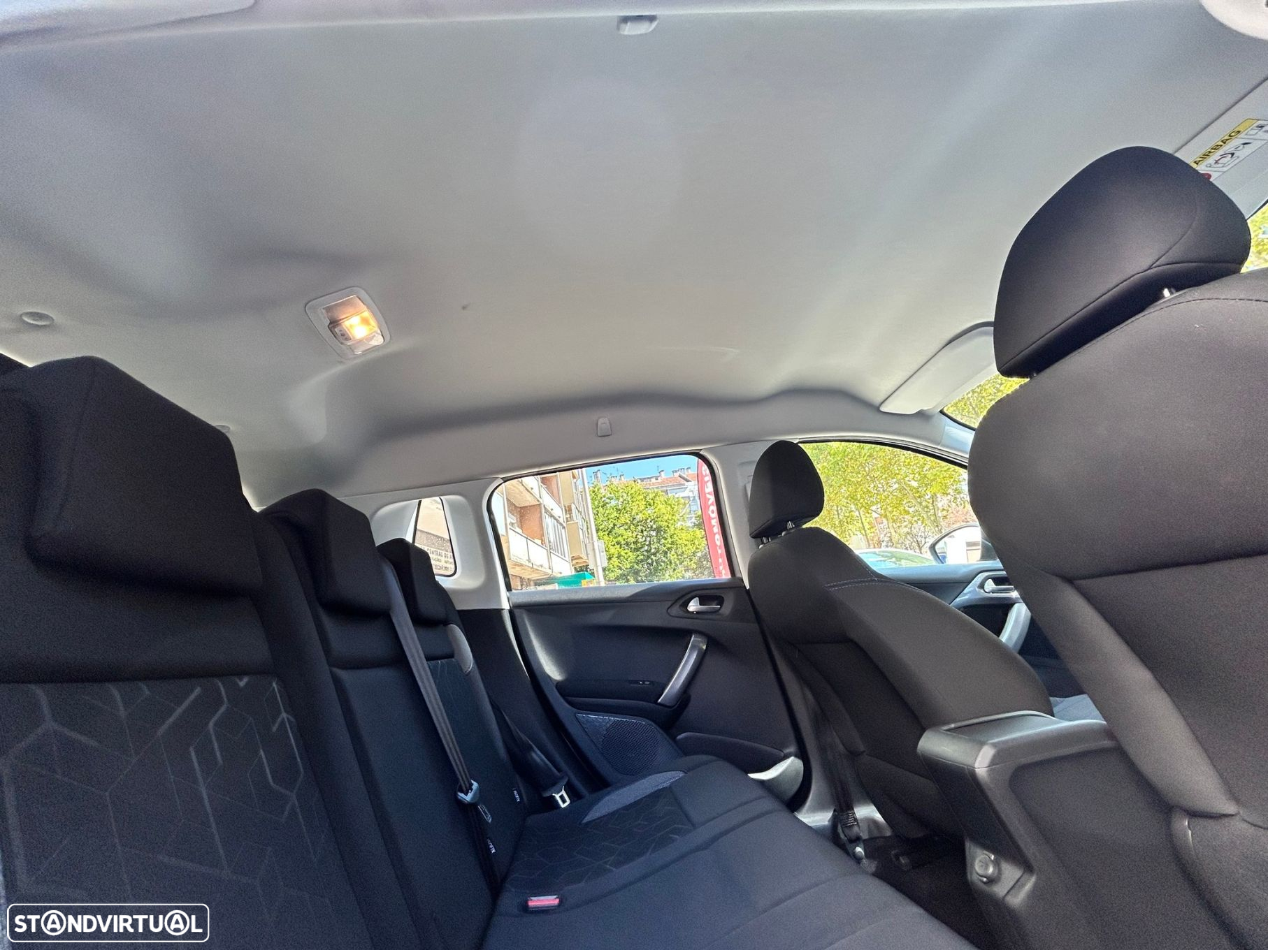Peugeot 2008 1.2 PureTech Style - 22