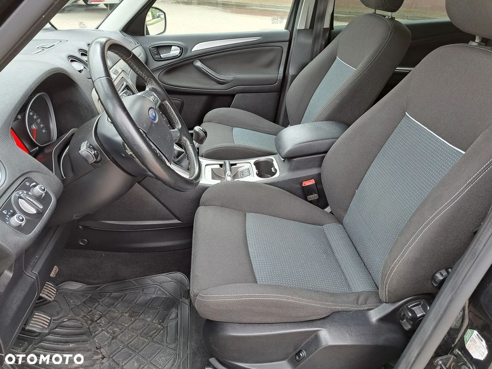 Ford S-Max - 16