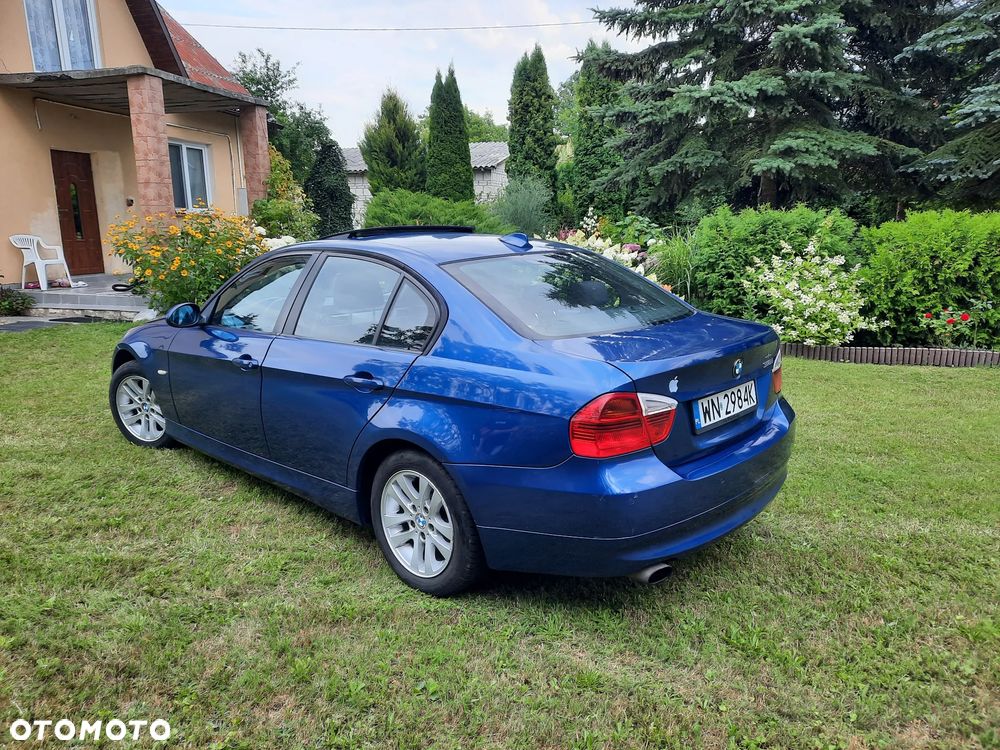 BMW Seria 3 318i - 4