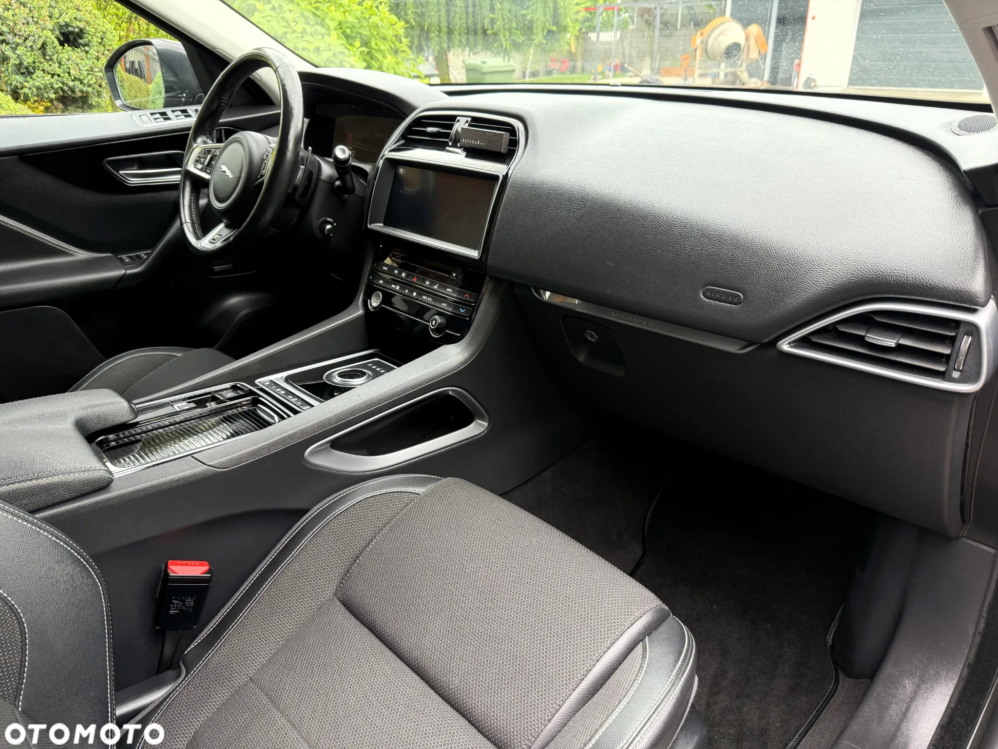 Jaguar F-Pace 20d AWD R-Sport - 6