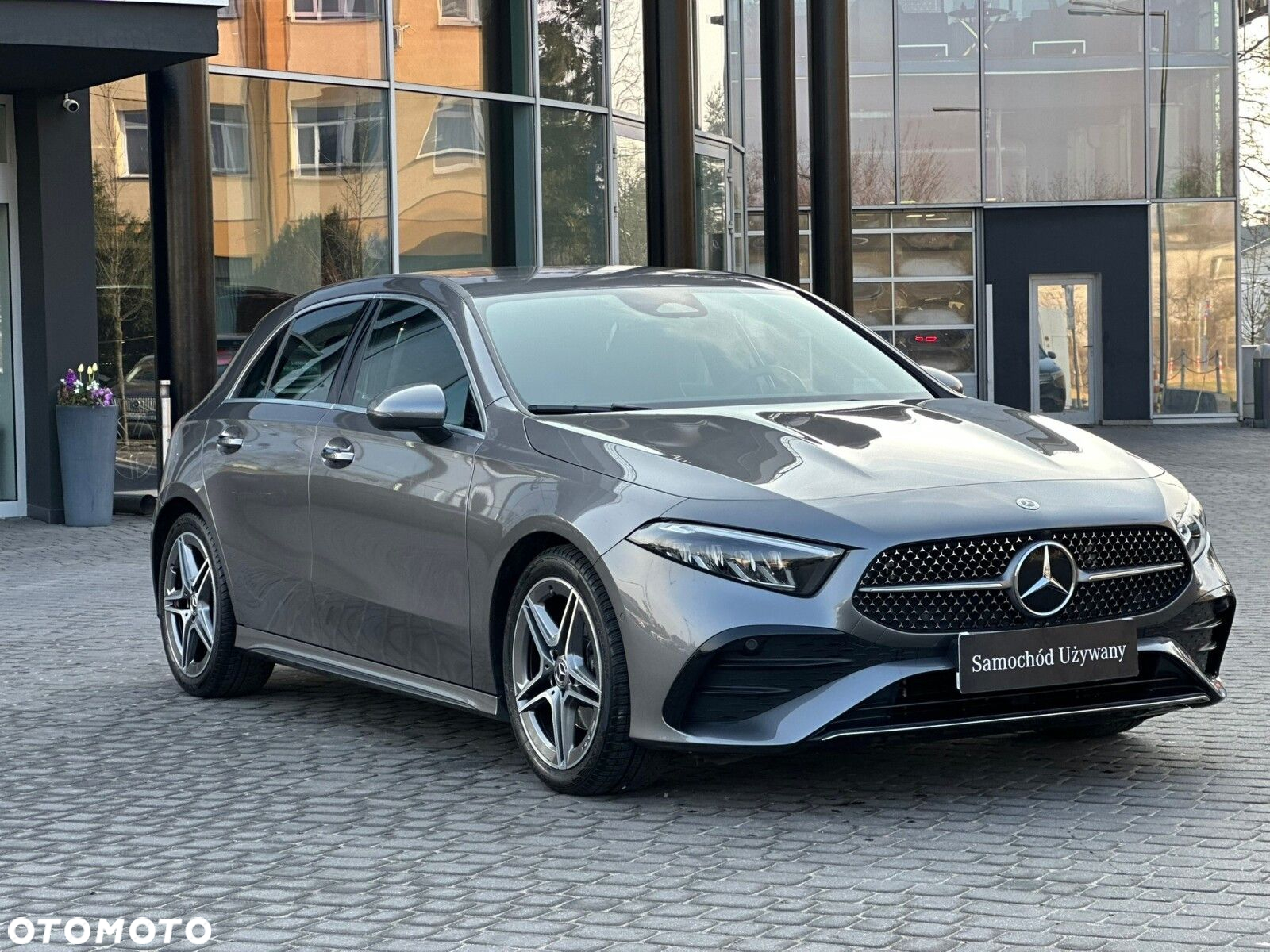 Mercedes-Benz Klasa A 200 AMG Line 7G-DCT - 4