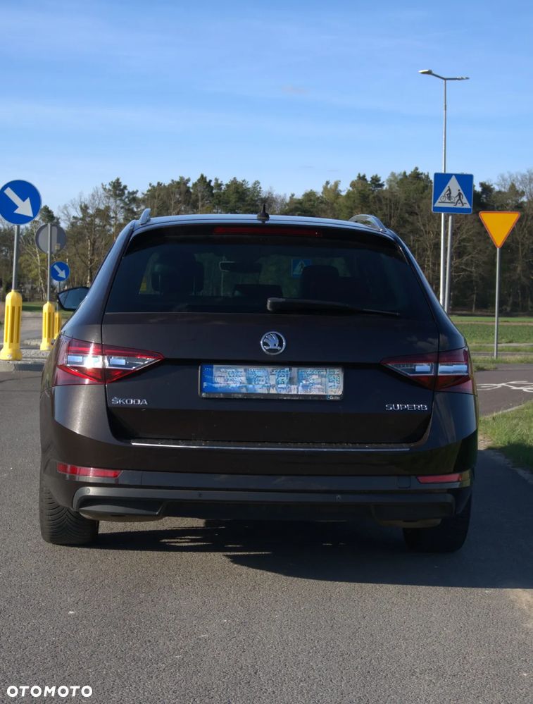 Skoda Superb 2.0 TSI L&K DSG - 7