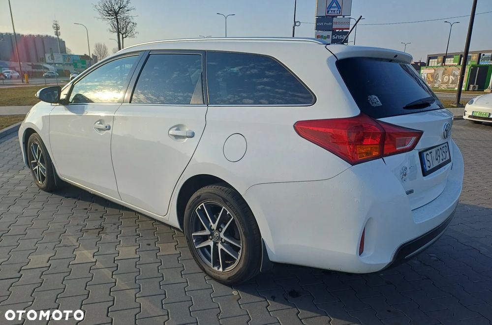 Toyota Auris 1.4 D-4D Comfort - 1