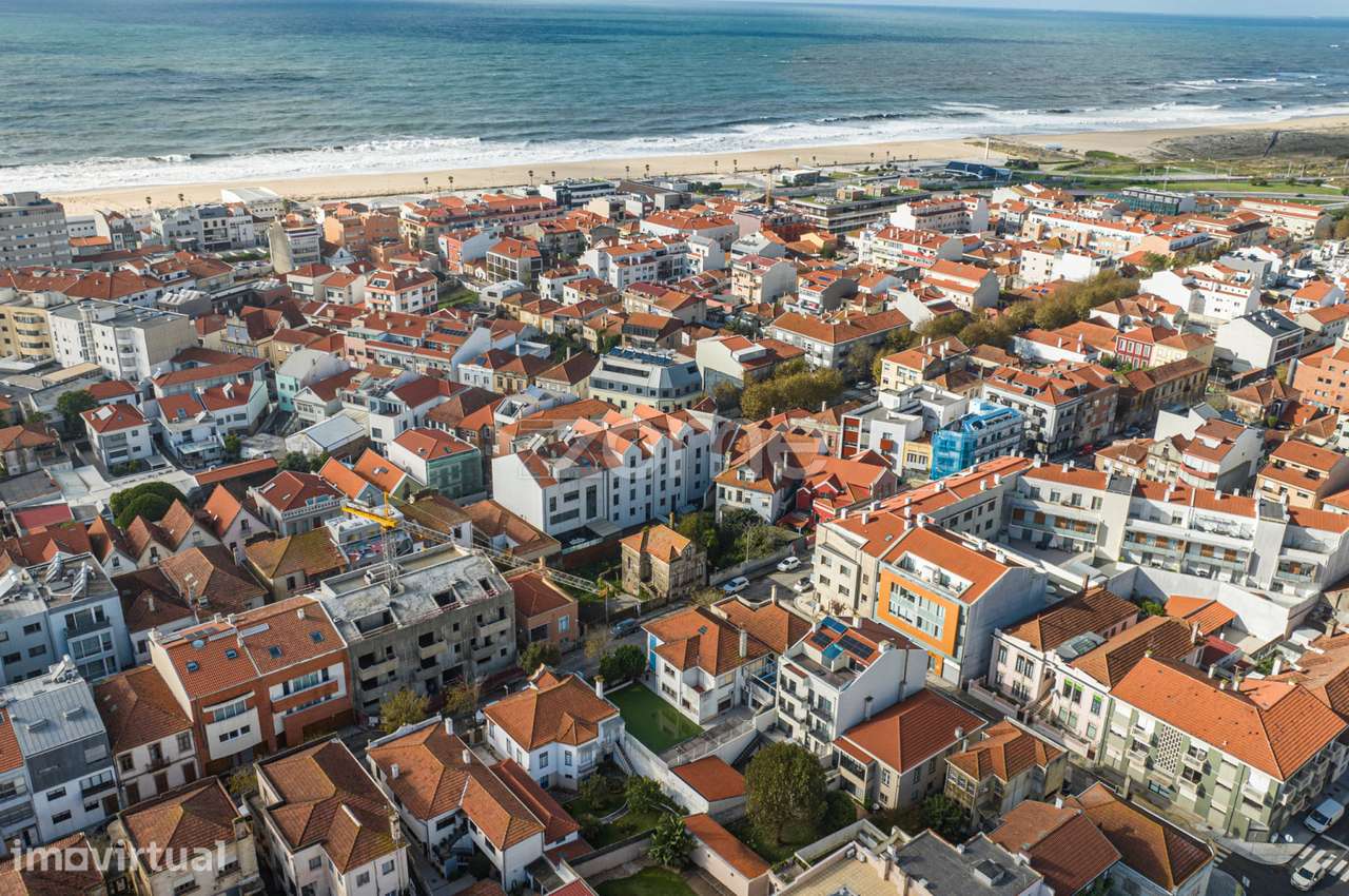 Duas Moradias para Recuperar com Projeto Aprovado, Centro de Espinho - Grande imagem: 5/26