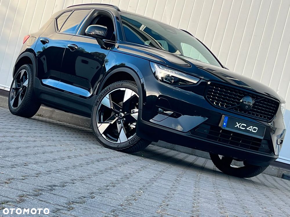 Volvo XC 40 B4 AWD Ultimate Dark - 16