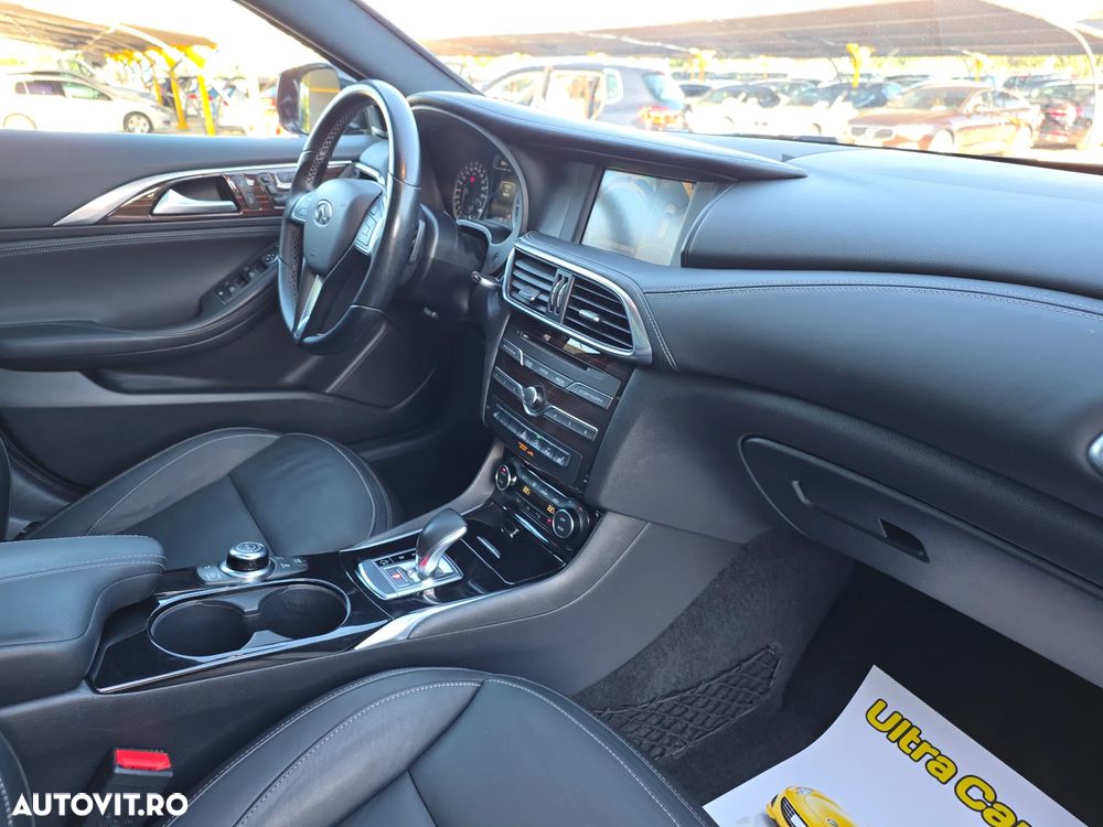 Infiniti QX30 - 12