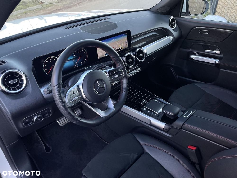 Mercedes-Benz GLB - 10