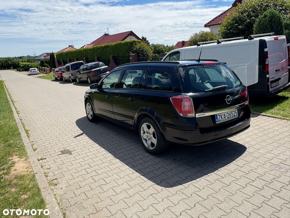 Opel Astra 1.9 CDTI Enjoy - 10
