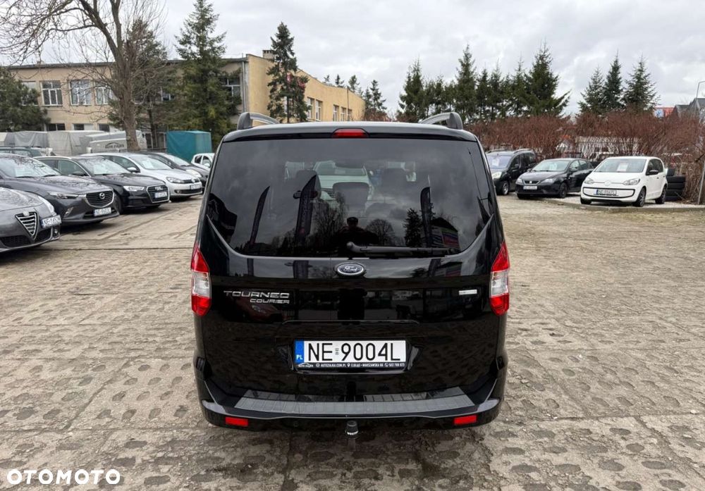 Ford Tourneo Courier - 5