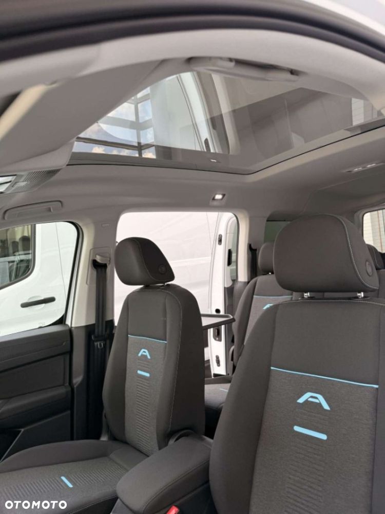 Ford Tourneo Connect Grand - 13