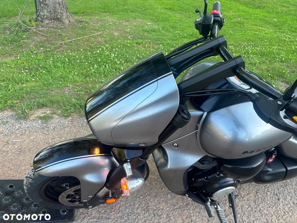 Suzuki Intruder - 20