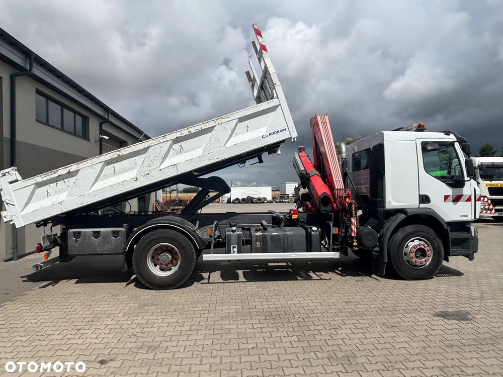 Renault PREMIUM LANDER 4x2 320 KM z HDS FASSI F130 z 5i6 funkcją z sterowaniem radiowym, wywrotka z hydroburtą na 2 siłowniki , resorowe zawieszenie , 3 osobowy, do wiertnicy , brukarstwo , budowa dróg itd - 11